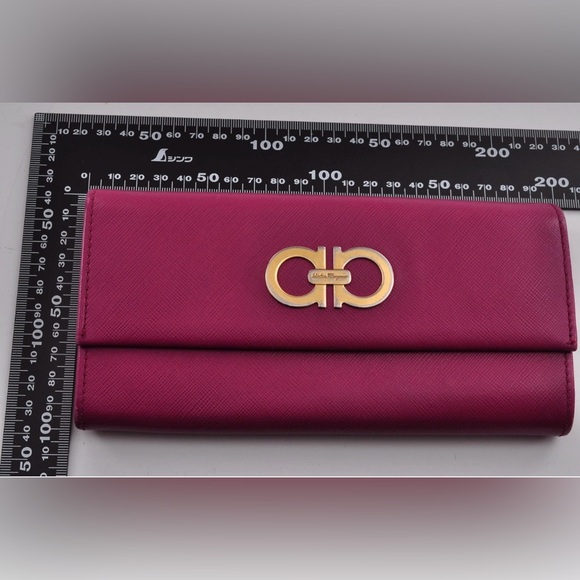 Salvatore Ferragamo Pink Leather Gancio Flap Continental Wallet EUC - Picture 10 of 10